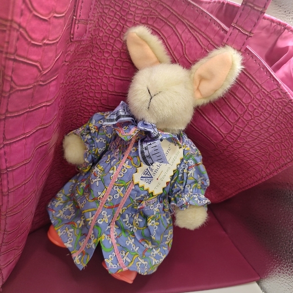 Hoppy VanderHare Sewing Lesson Bunny! From the Muffy Collection! - Picture 5 of 11